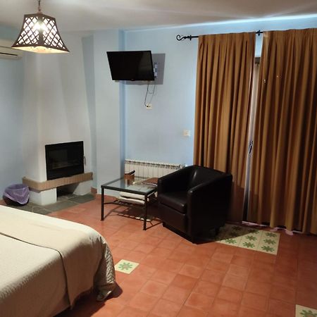 Hotel Rural La Posada De Las Cigueenas Херес де лос Кабайерос Екстериор снимка