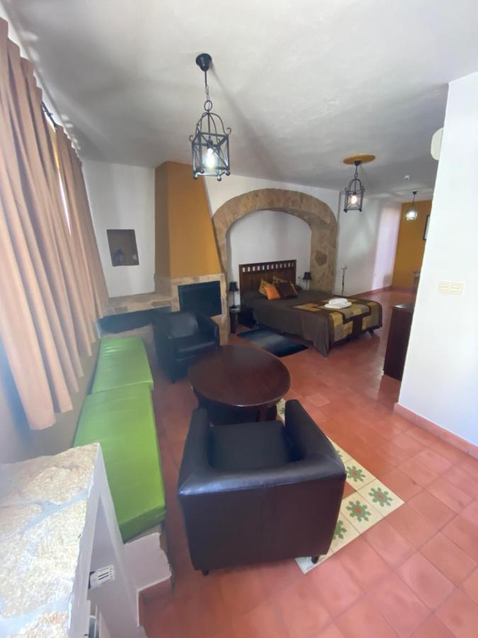 Hotel Rural La Posada De Las Cigueenas Херес де лос Кабайерос Екстериор снимка